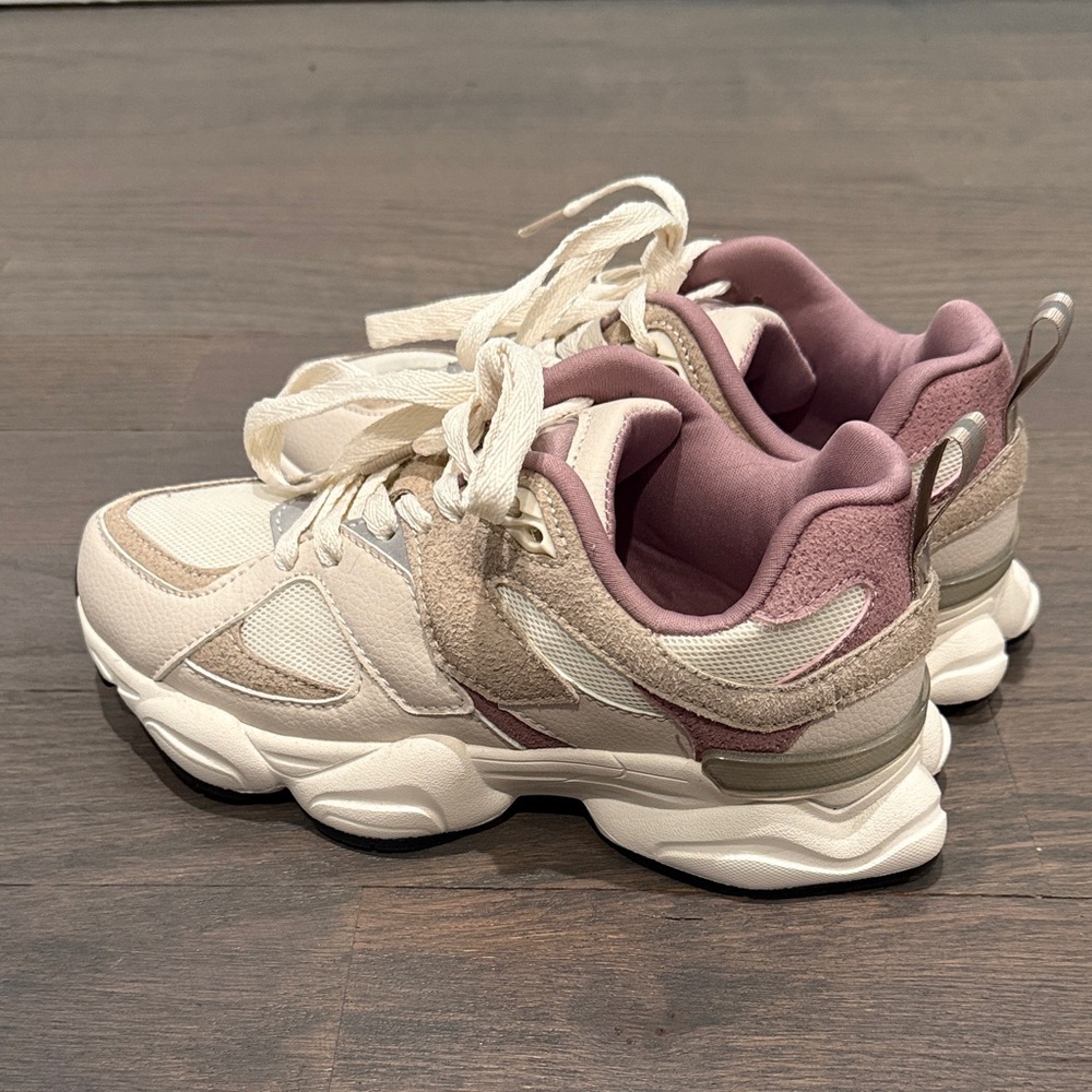 KOAJ Sneakers
